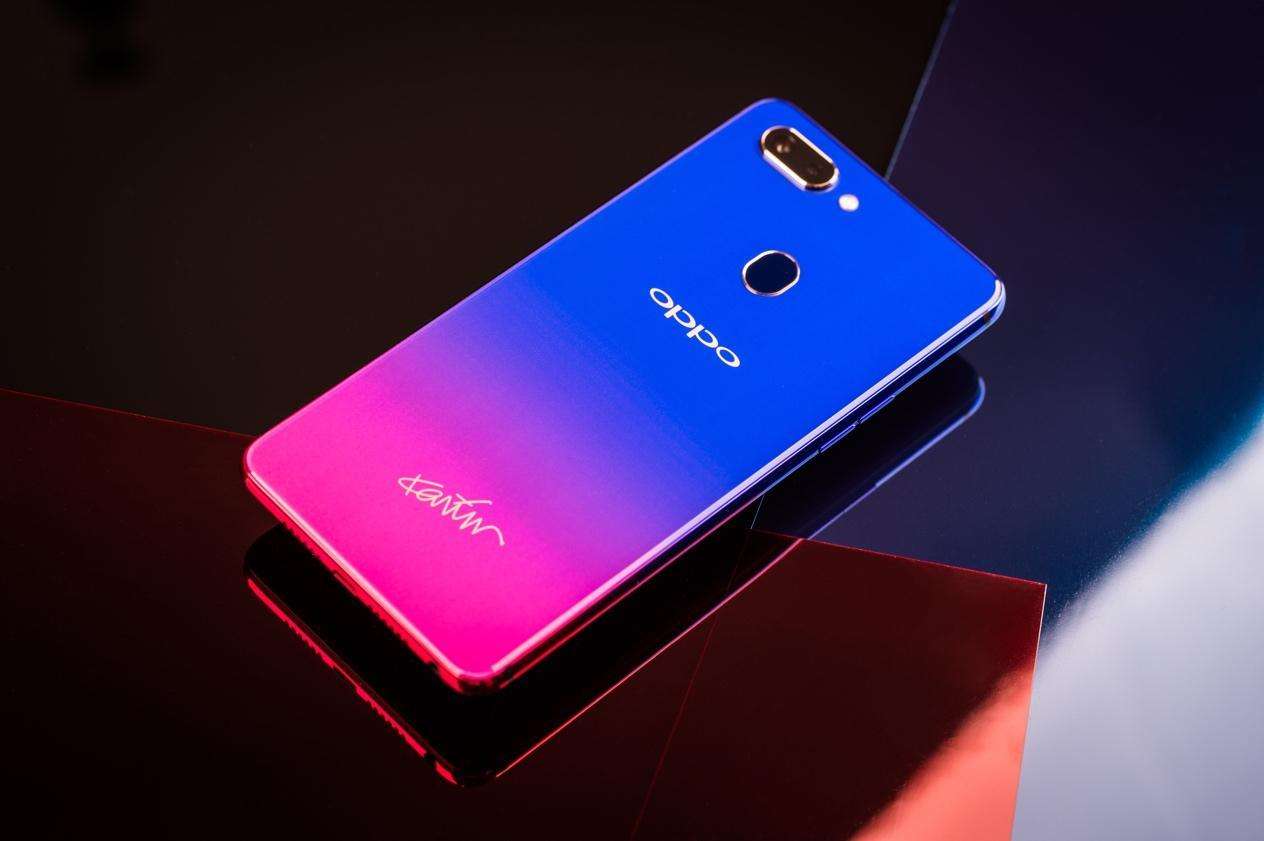 OPPO R15x上手體驗(yàn):屏幕指紋+3D漸變外觀 顏值橫掃中端機(jī)