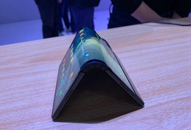 全球首款折疊屏手機FlexPai發布：搭載驍龍8150 售價9千起！