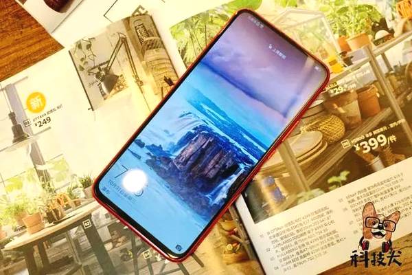 榮耀Magic2上手簡評:除了滑屏設計還有這么多賣點!