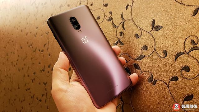 一加6T電光紫配色圖賞:水滴屏+屏幕指紋