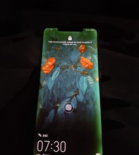 三星嘲諷華為Mate20 Pro綠屏被怒懟 華為:40W安全快充不會爆炸