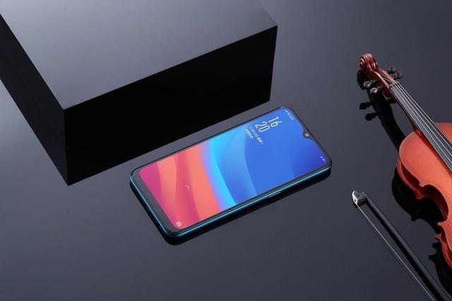 OPPO A7外觀賞析:OPPO又一款驚艷水滴屏之作