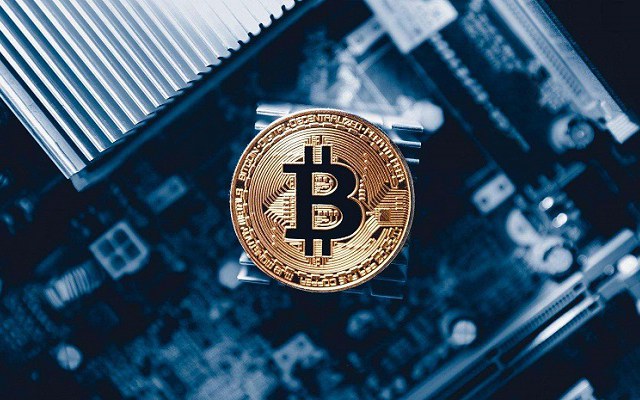 比特幣暴跌近八成 礦機店主:開機就虧 按廢鐵處理