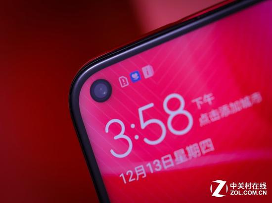 挖孔屏設計成手機年末黑馬 全面屏終極方案還差一步