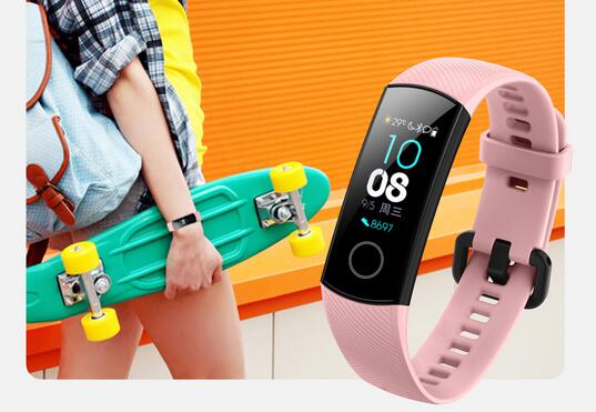 榮耀手環4如何充電?