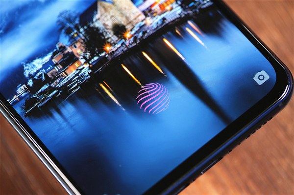 2018智能手機(jī)十大技術(shù)創(chuàng)新盤點 你用過幾個?
