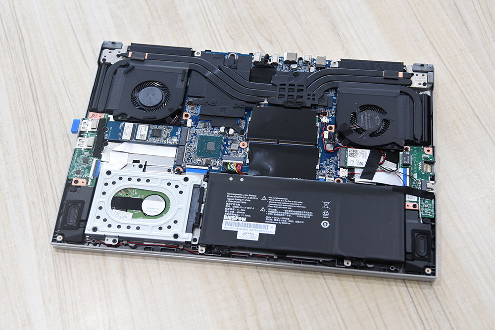 炫龍耀7000輕薄游戲本評測:輕薄的機(jī)身,窄邊框大視野!