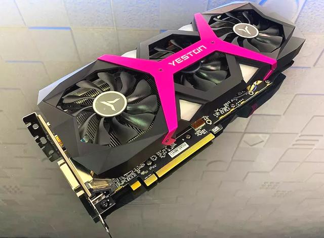 最騷顯卡盈通RX590女裝大佬:桃花十里,不如眼前騷氣