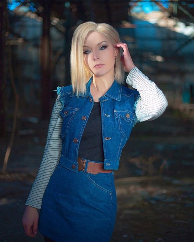 德國妹COS《龍珠》人造人18號(hào) 黑絲妹神還原