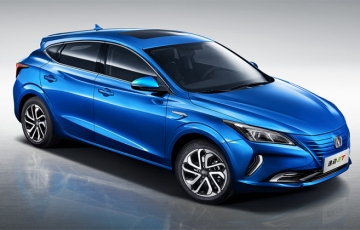 兩廂純電動轎車長安逸動ET正式上市:售價13.29萬元起,綜合續航405公里