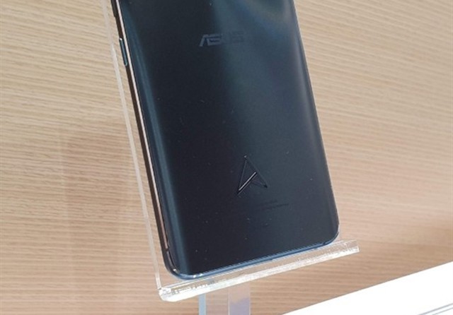華碩發布Zenfone 6 Edition 30手機：12GB<a href=/tags/2778-0.html target=_blank class=infotextkey>內存</a>+512GB存儲 
