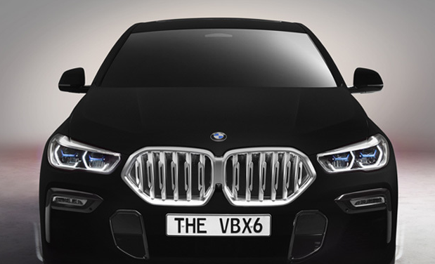 如同黑洞一般黑!世界首輛最黑材料涂裝寶馬X6公開