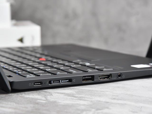 ThinkPad X1 Carbon 2020筆記本全面評測