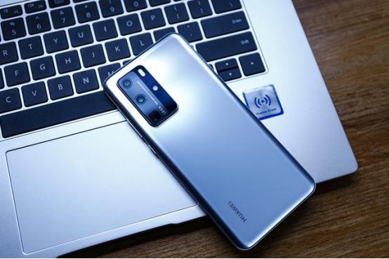 盤點目前最值得買的三款智能手機，蘋果華為上榜